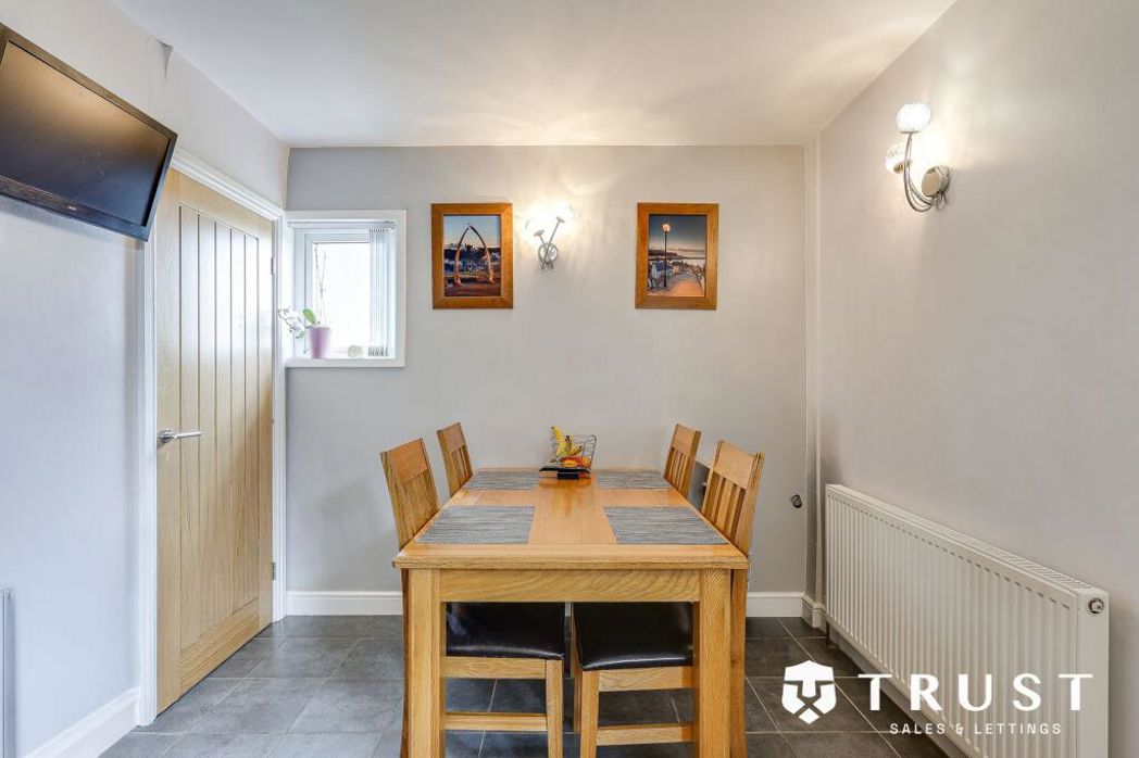 Property image 7 of 38