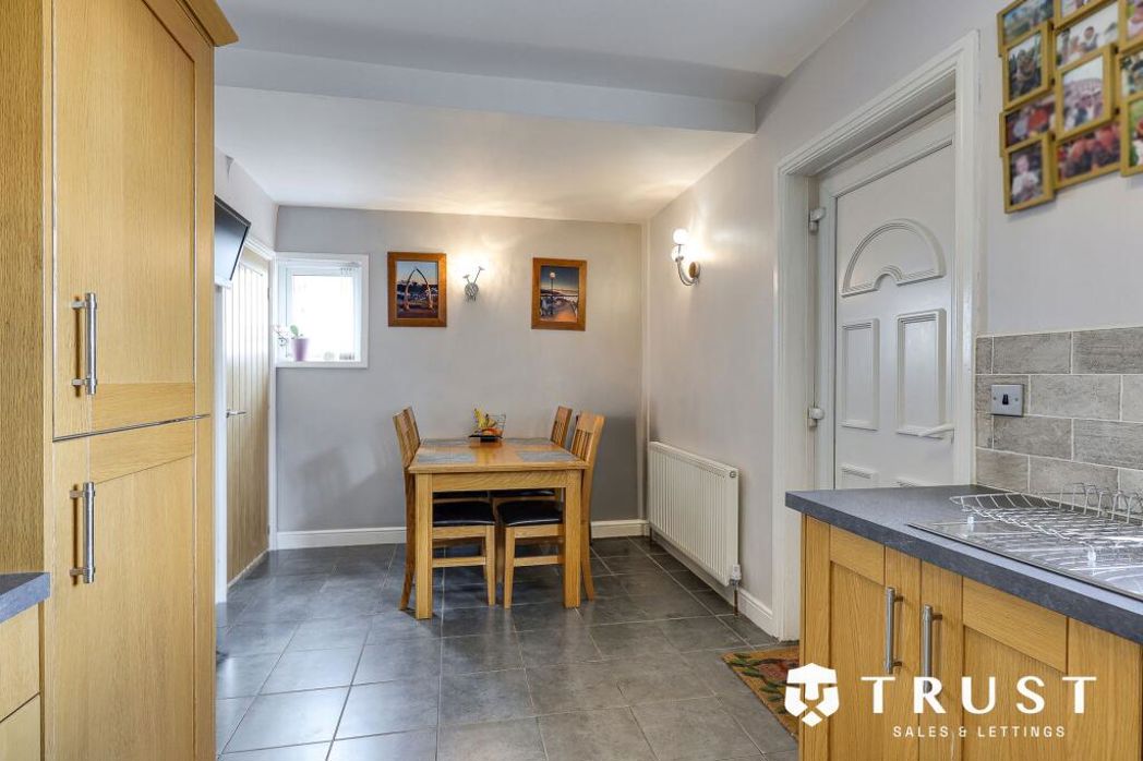 Property image 8 of 38