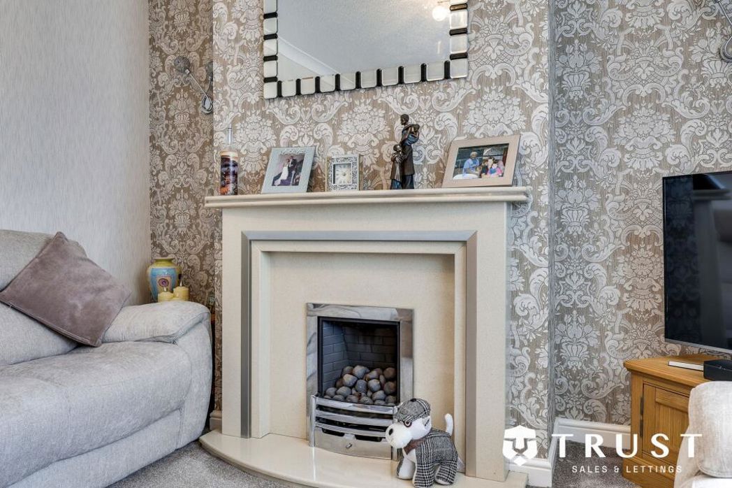 Property image 11 of 38