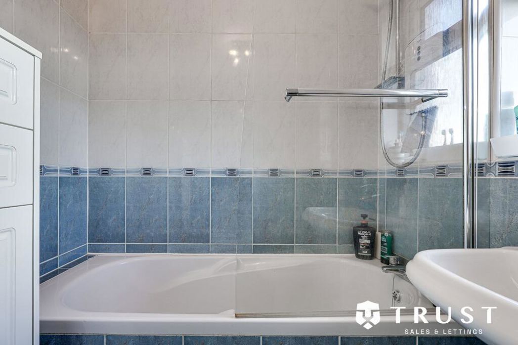 Property image 21 of 38