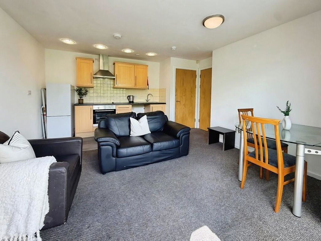 Property image 5 of 12