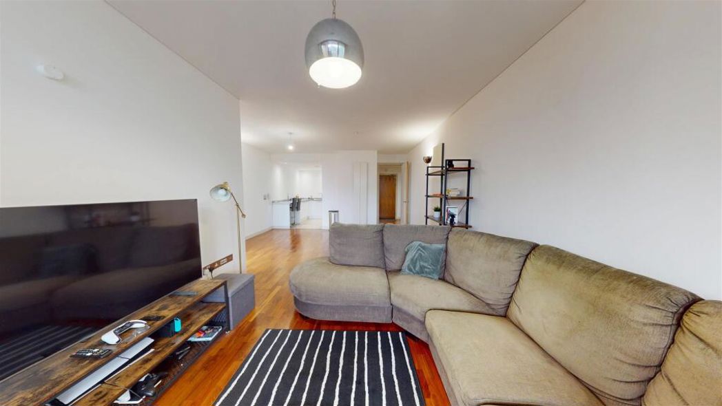Property image 8 of 16