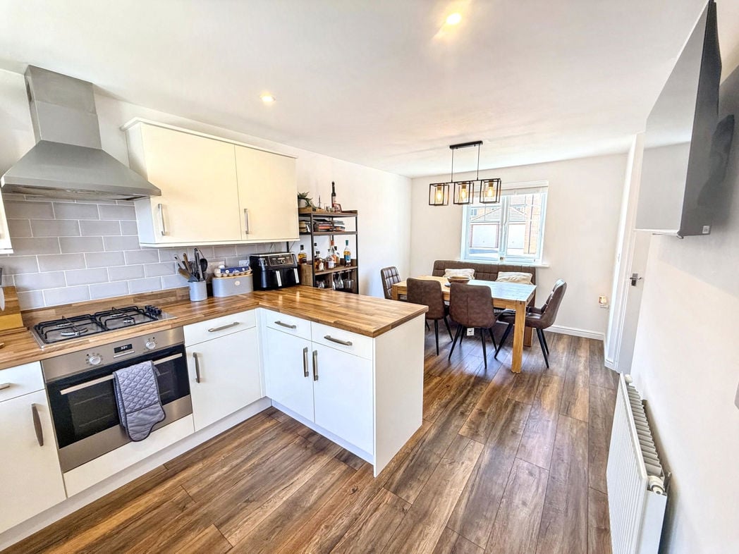 Property image 7 of 24