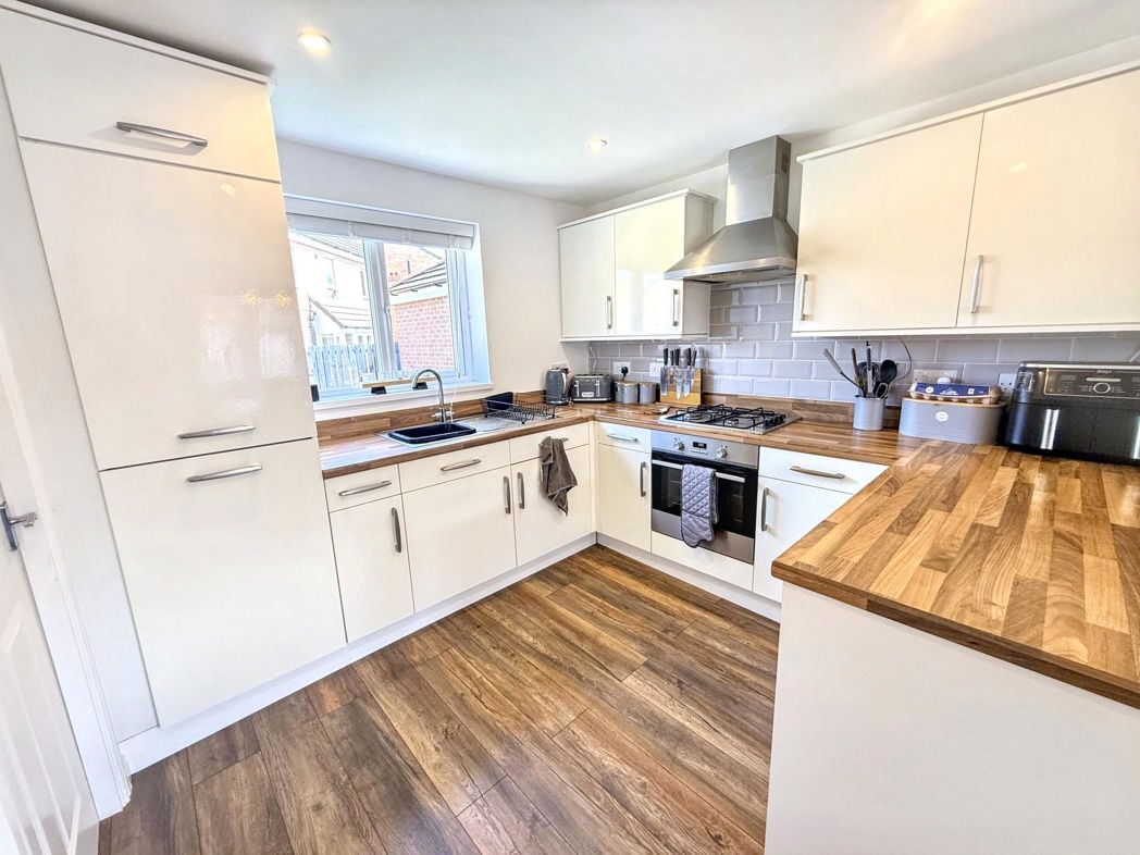 Property image 5 of 24