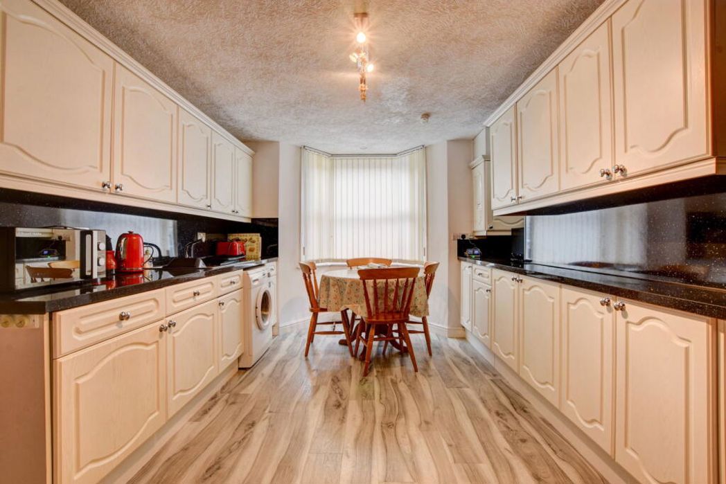 Property image 3 of 12