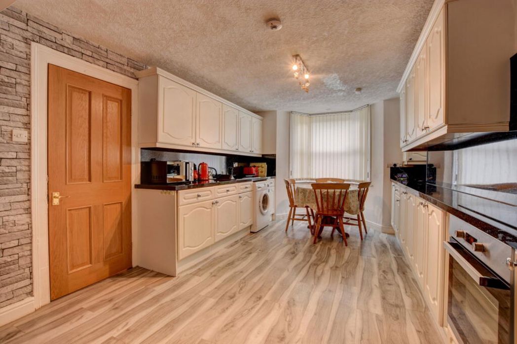 Property image 4 of 12