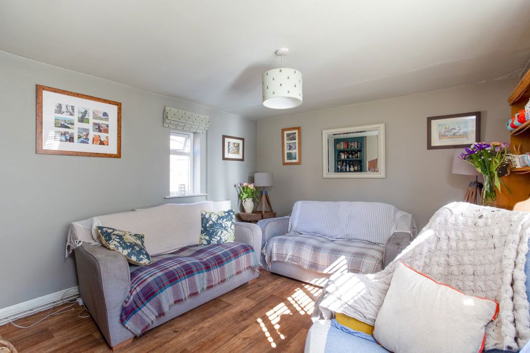 Property image 5 of 12