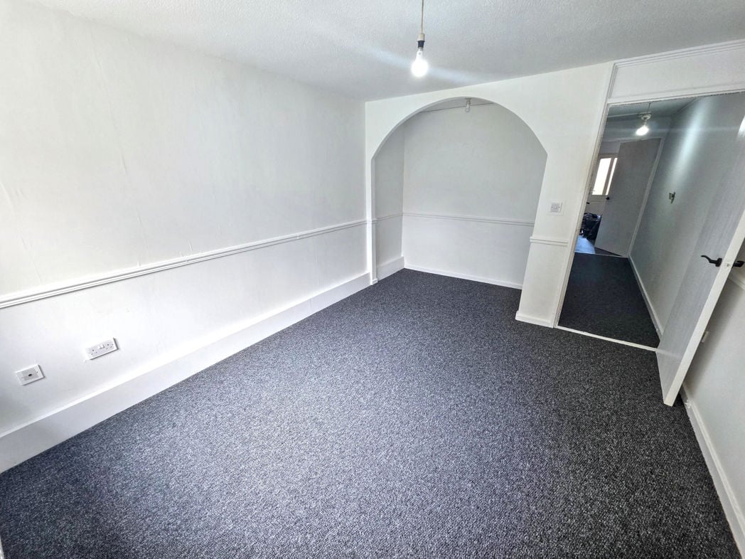 Property image 3 of 8