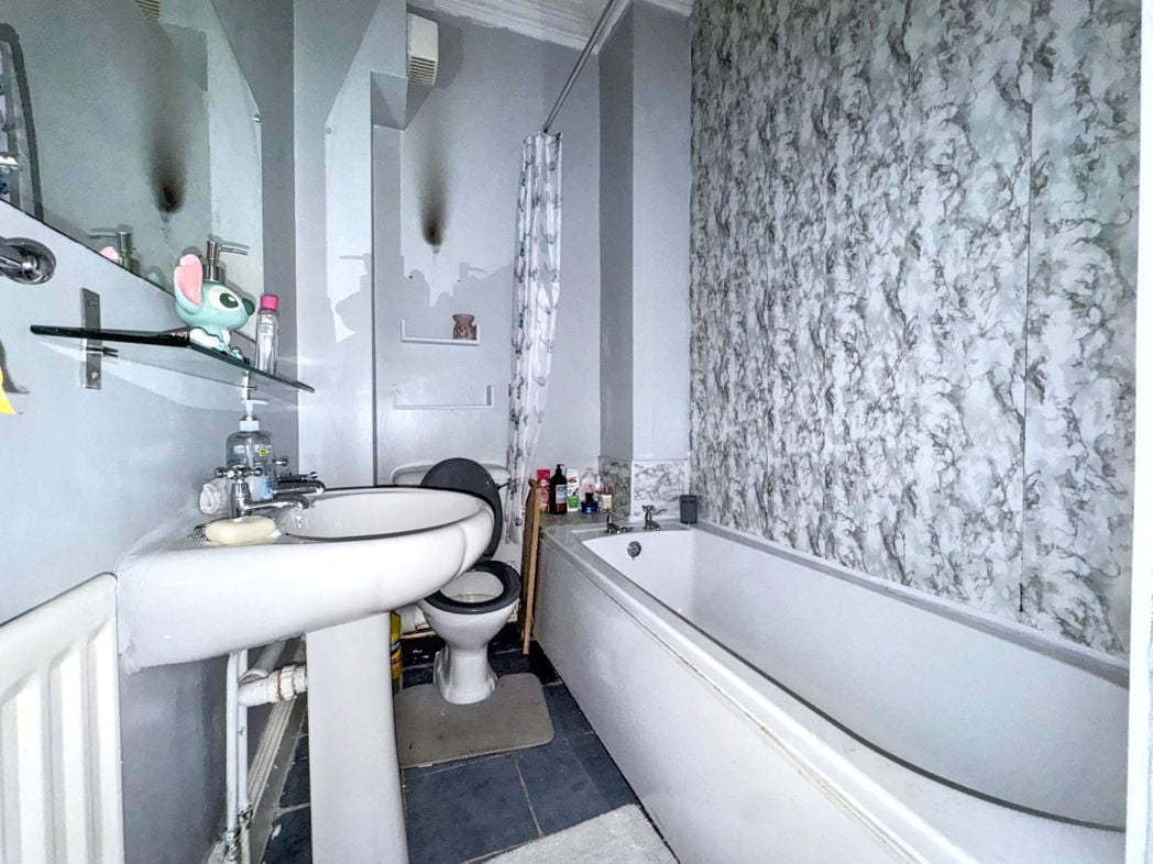 Property image 11 of 14