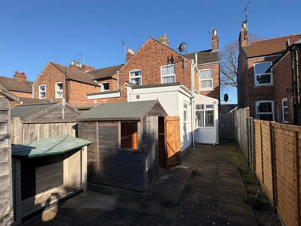 Property image 2 of 9