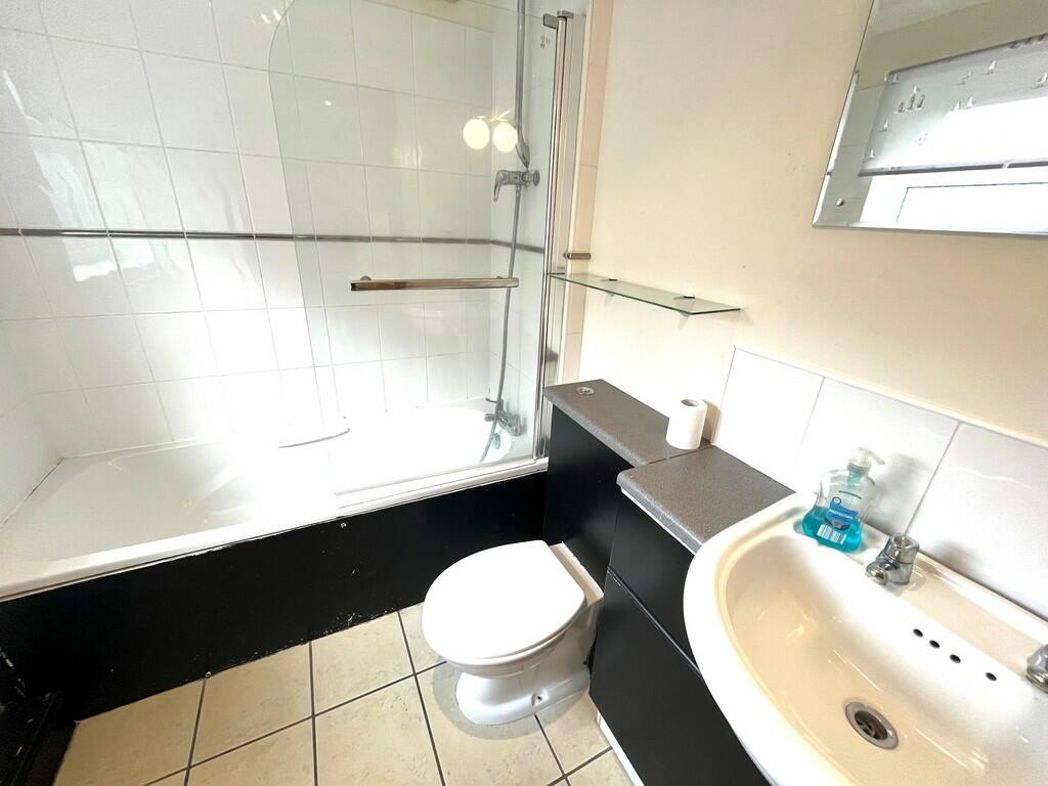 Property image 8 of 9