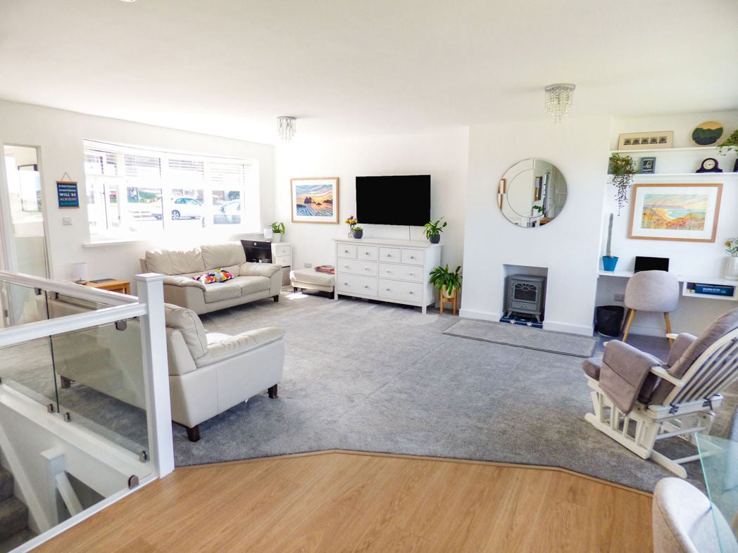 Property image 11 of 27