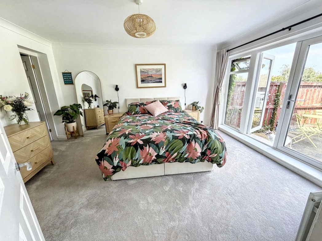 Property image 16 of 27