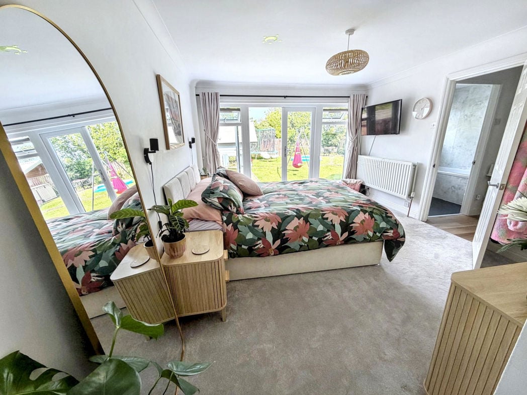 Property image 15 of 27