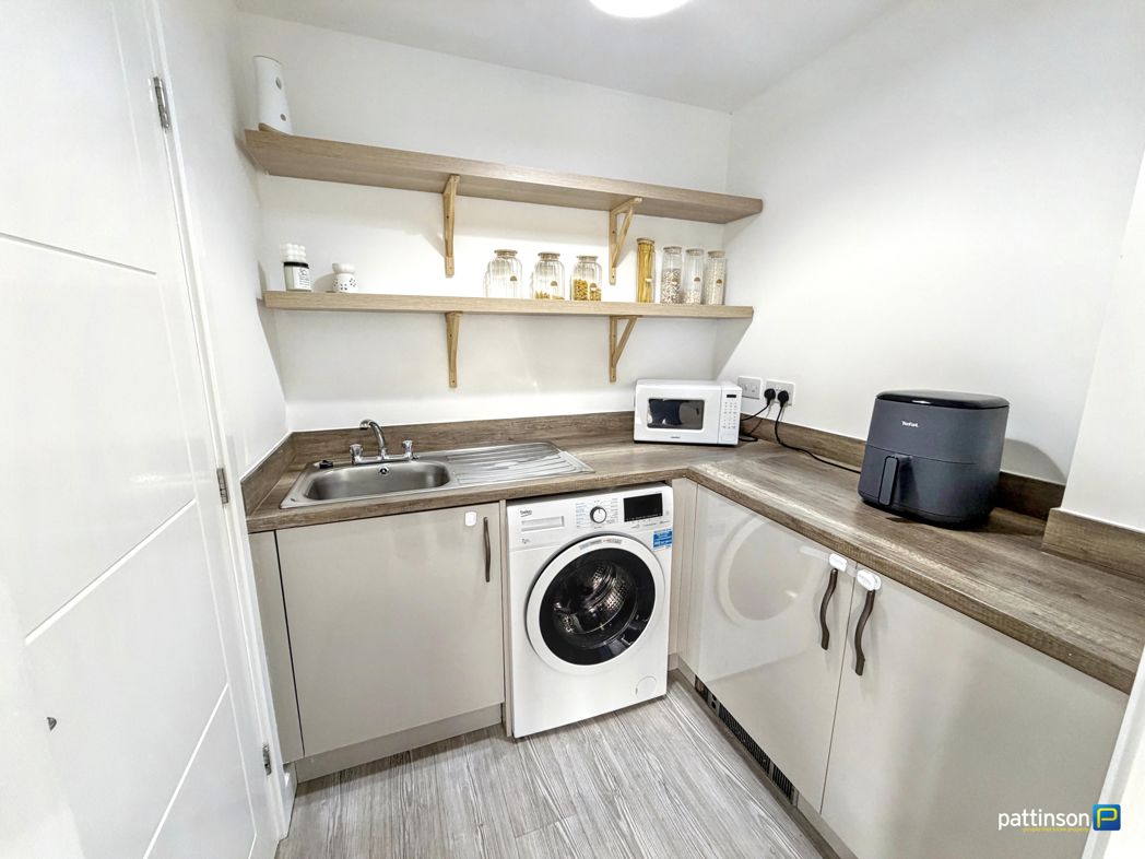 Property image 11 of 28