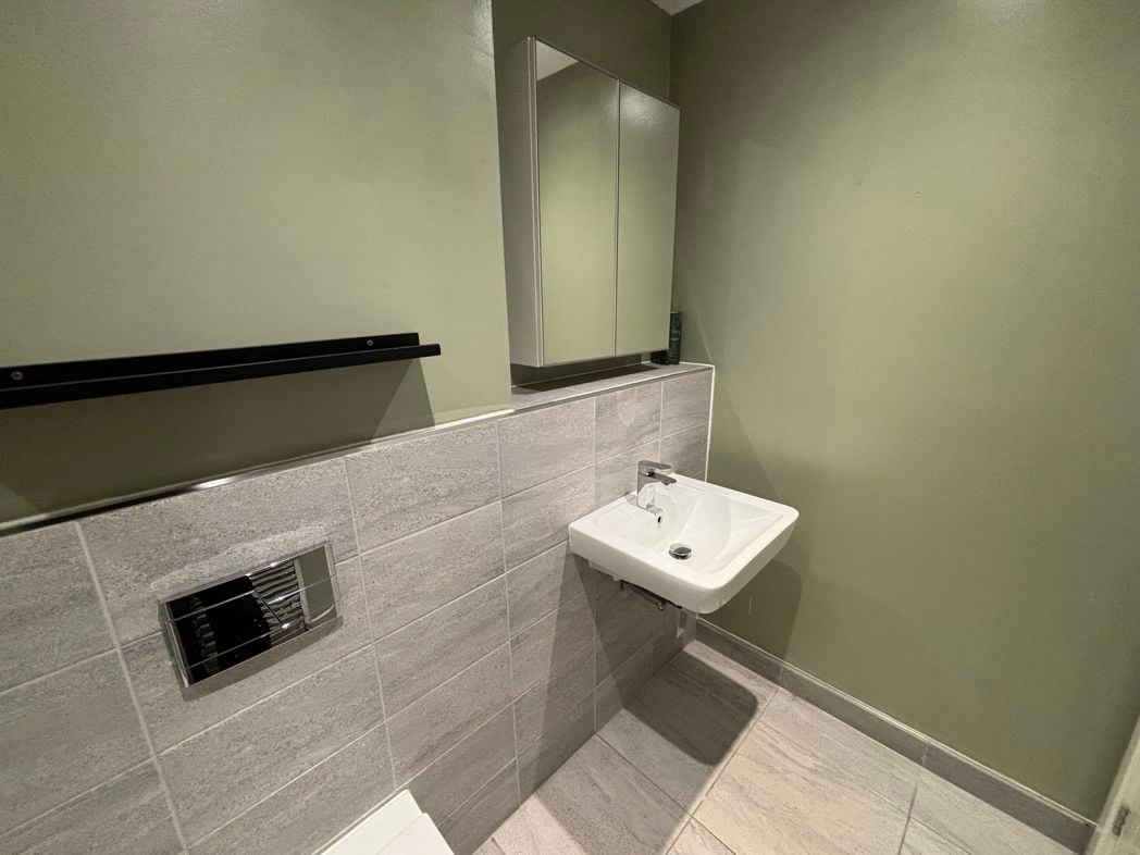 Property image 18 of 28