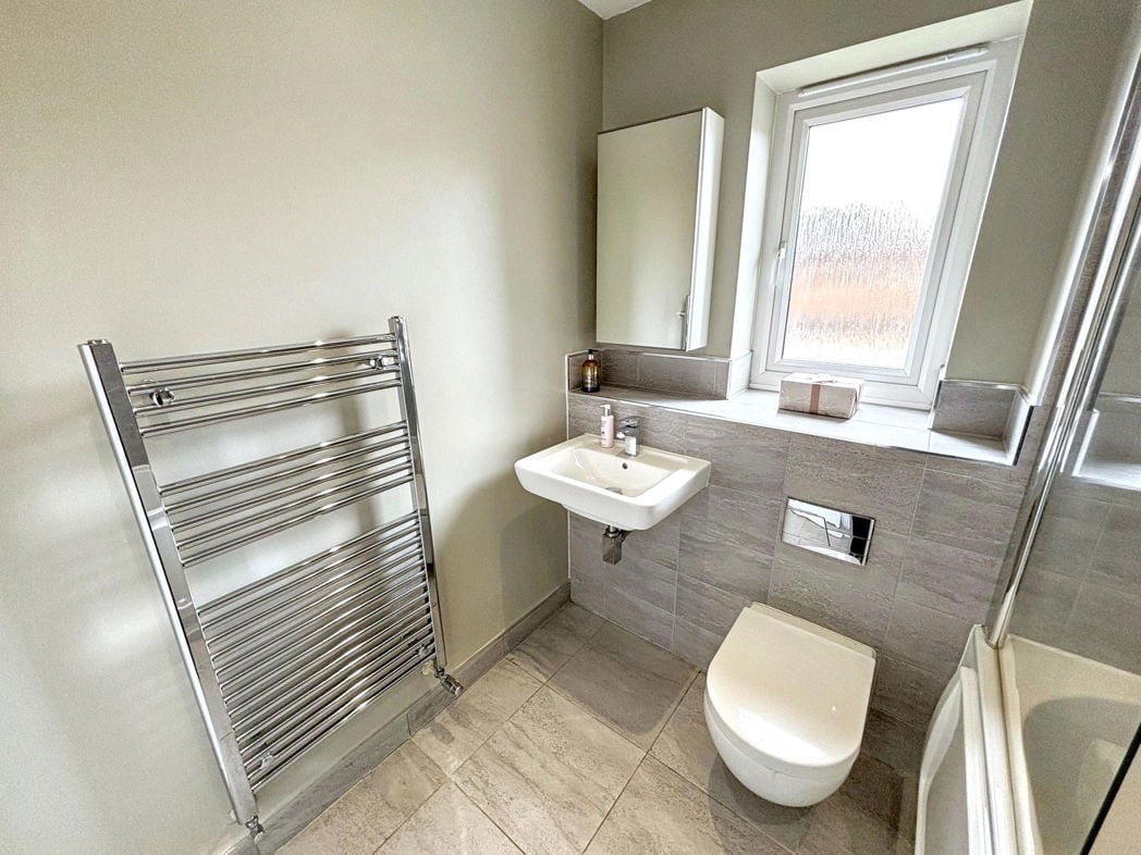 Property image 24 of 28