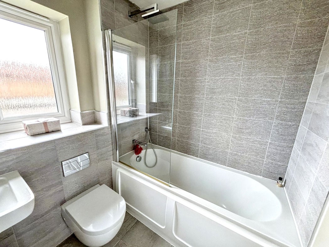Property image 23 of 28