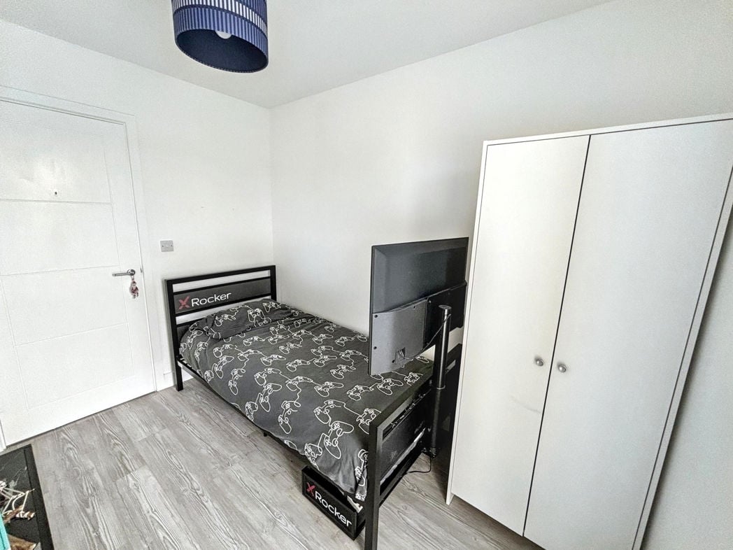 Property image 21 of 28