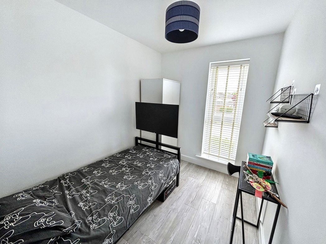Property image 22 of 28