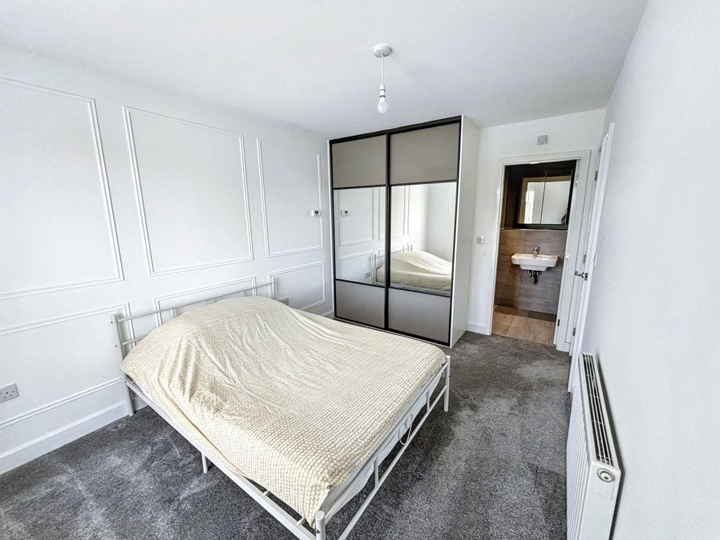 Property image 16 of 28