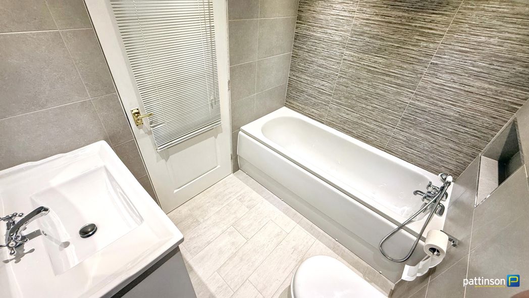 Property image 16 of 22