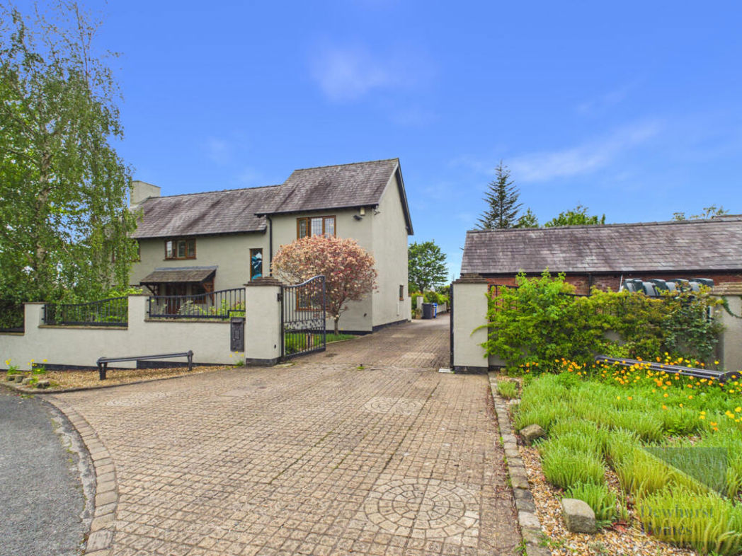 Property image 1 of 32