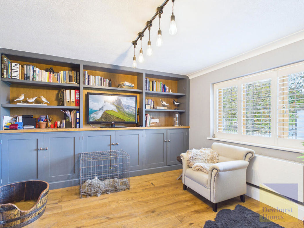 Property image 11 of 32