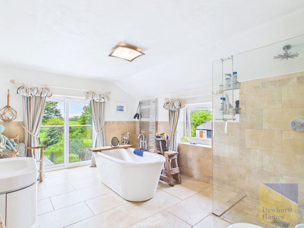 Property image 23 of 32