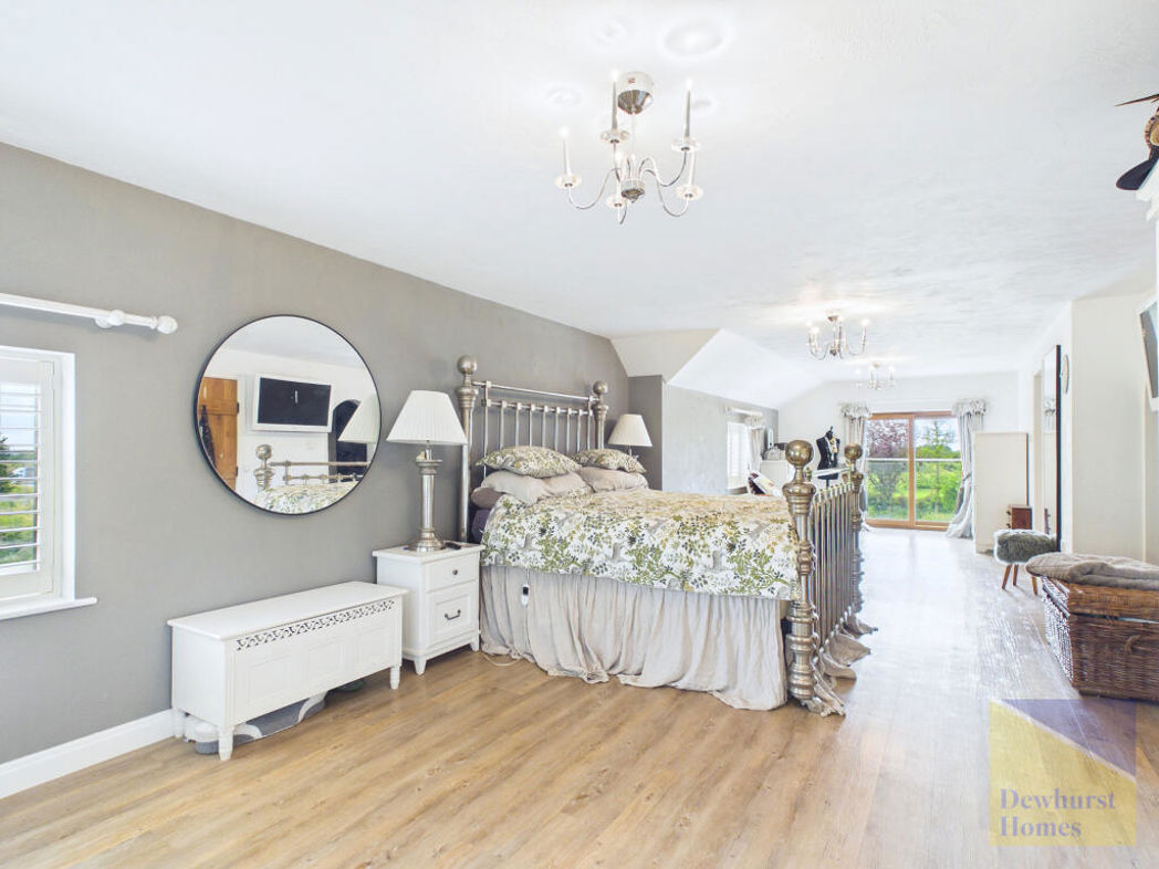 Property image 2 of 32