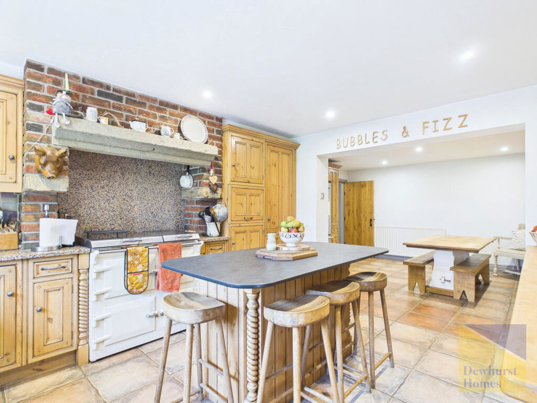 Property image 6 of 32