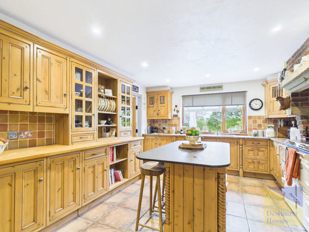 Property image 5 of 32
