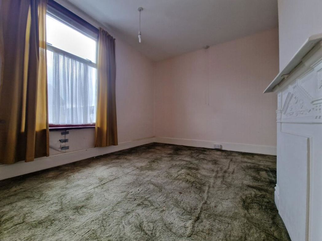 Property image 5 of 8