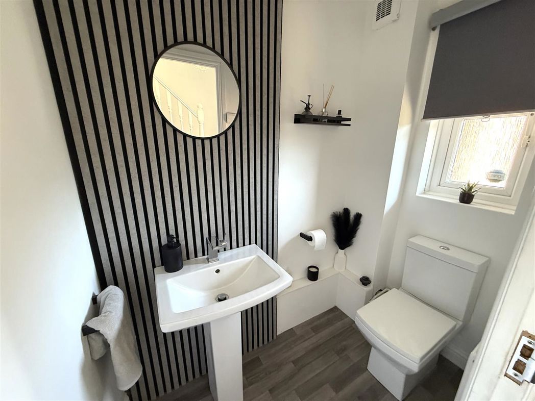 Property image 11 of 14