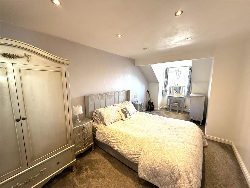 Property image 10 of 14