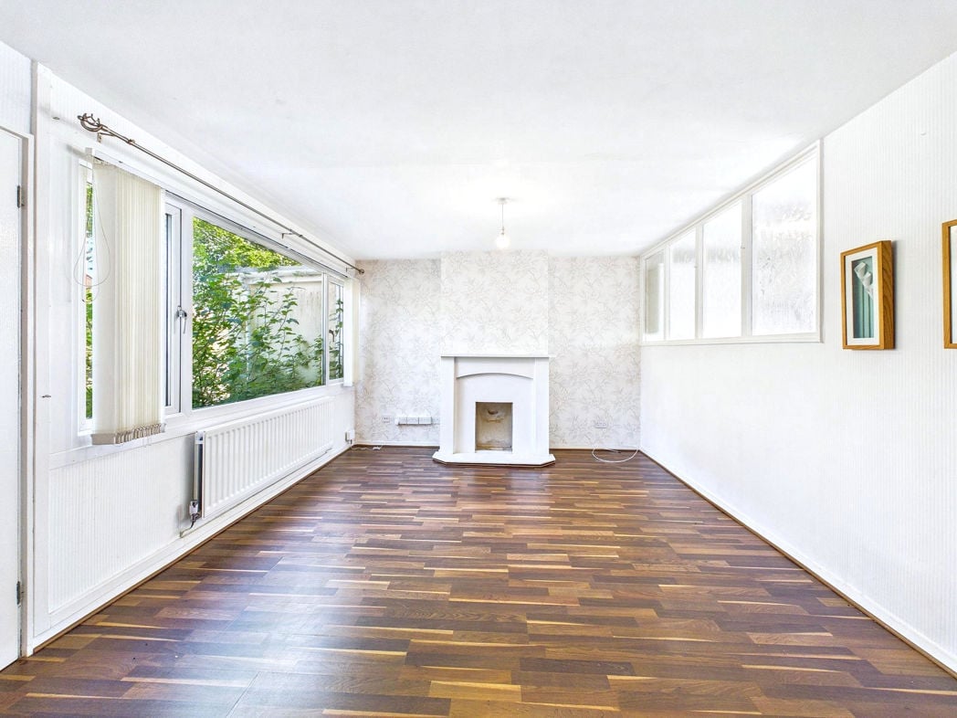 Property image 2 of 8