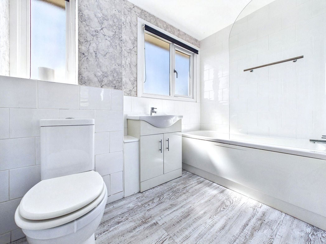 Property image 7 of 8