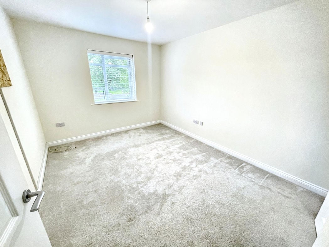 Property image 5 of 8
