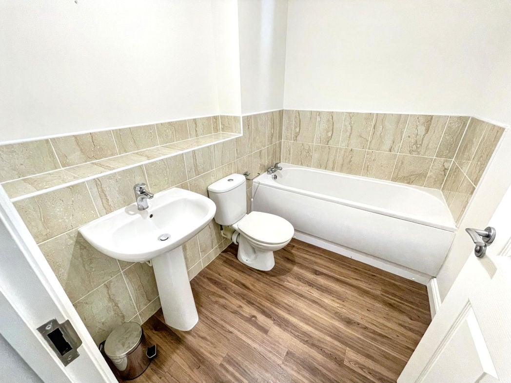 Property image 8 of 8