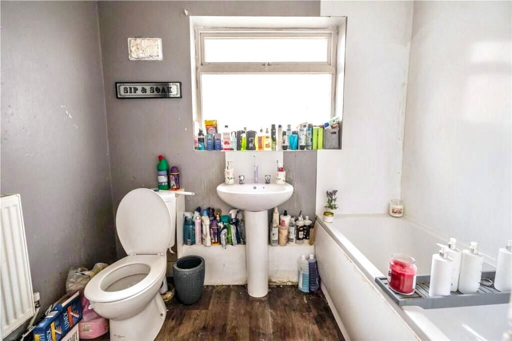 Property image 11 of 14