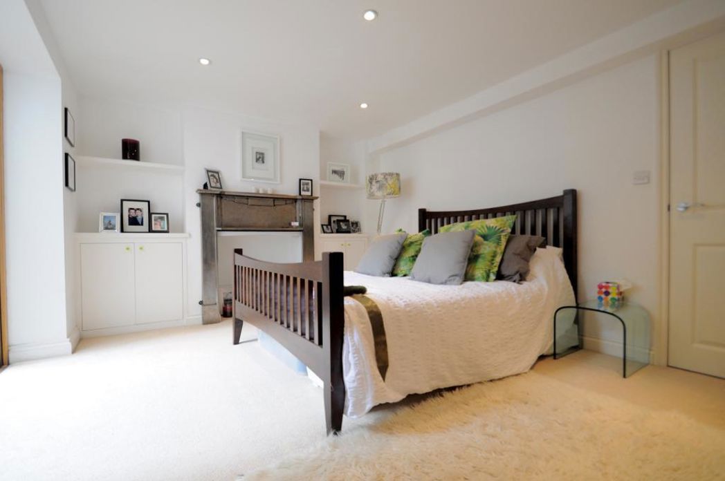 Property image 8 of 12