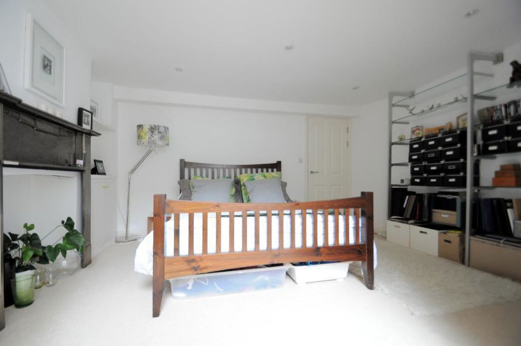 Property image 9 of 12