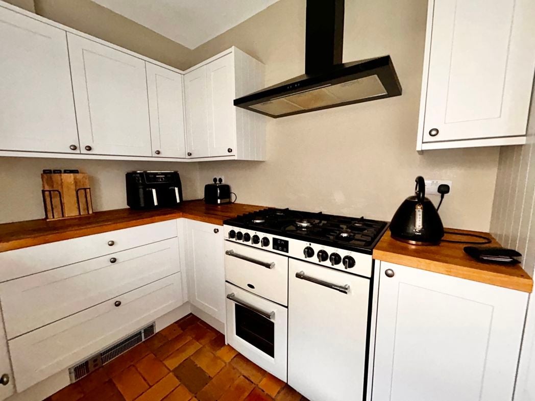 Property image 11 of 22