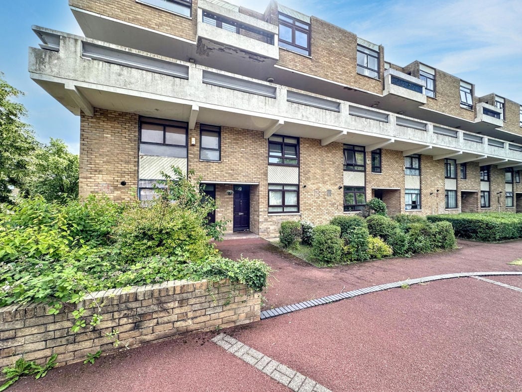 Property image 2 of 15