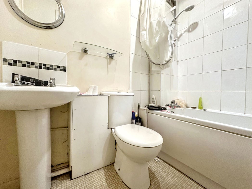 Property image 11 of 15