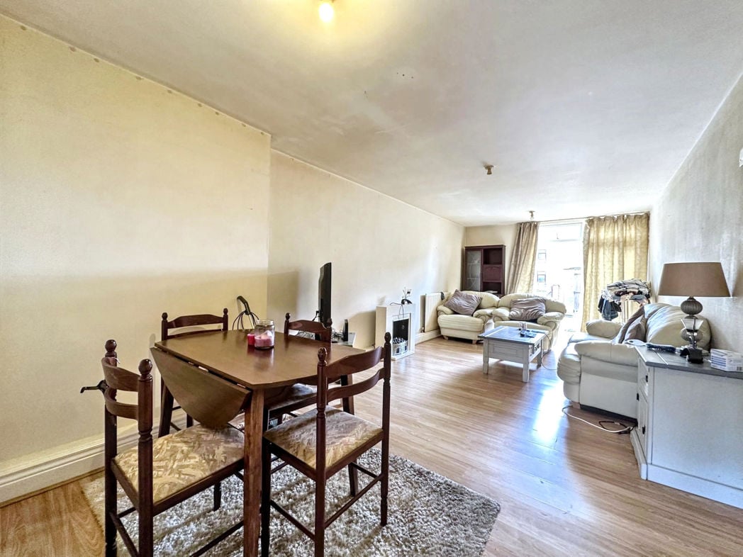Property image 4 of 15