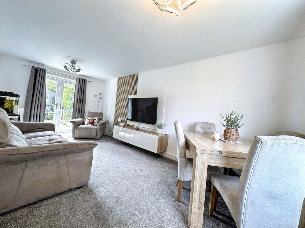 Property image 4 of 18