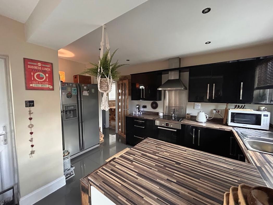Property image 5 of 12