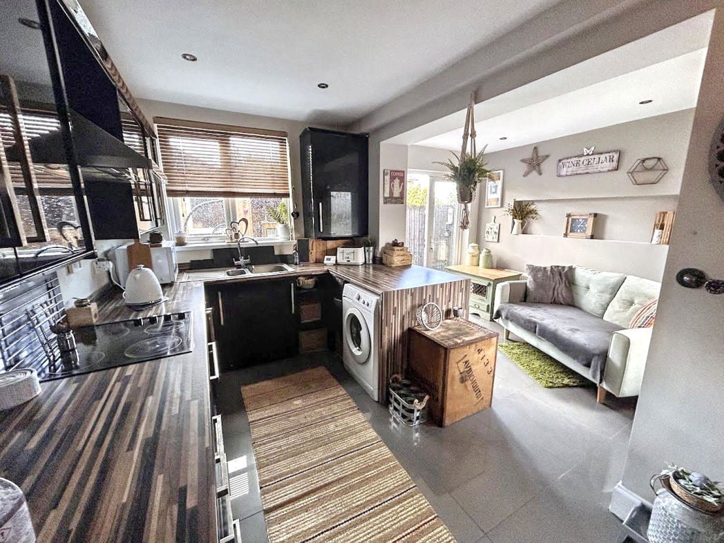 Property image 4 of 12