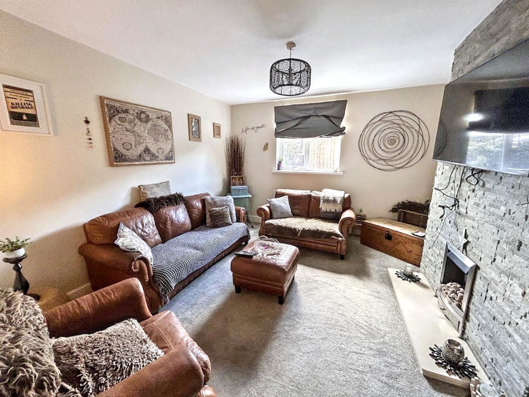 Property image 2 of 12